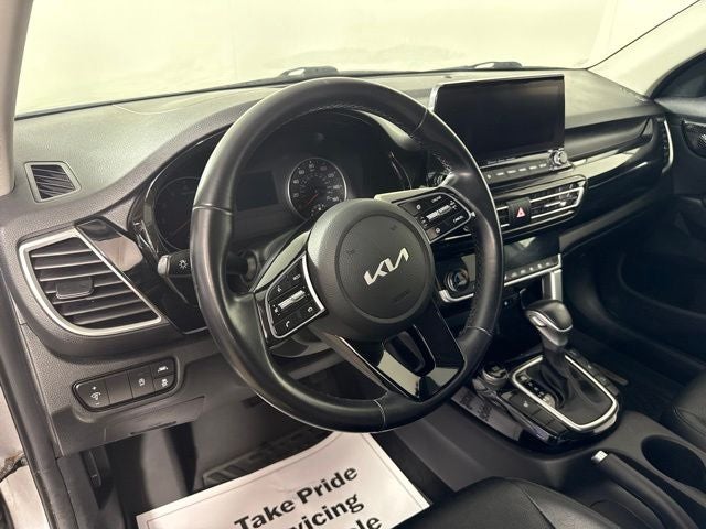 2022 Kia Seltos EX w/ PWR SUNROOF