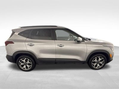 2022 Kia Seltos EX w/ PWR SUNROOF