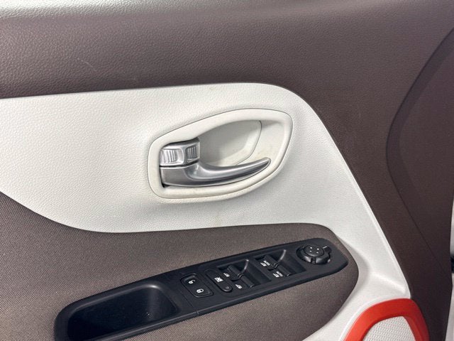 2015 Jeep Renegade Latitude w/ XM RADIO