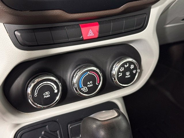 2015 Jeep Renegade Latitude w/ XM RADIO