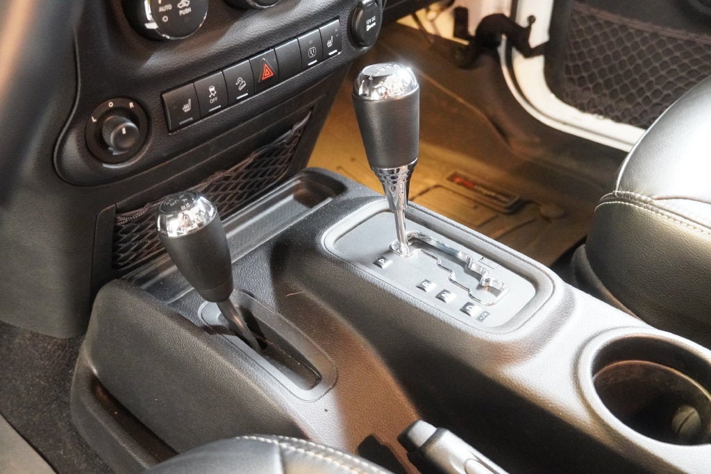 2015 Jeep Wrangler Unlimited Rubicon ( 4WD )