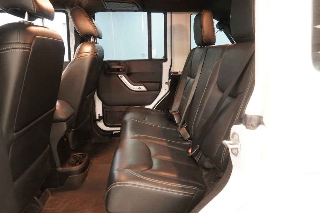 2015 Jeep Wrangler Unlimited Rubicon ( 4WD )
