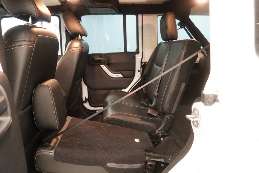 2015 Jeep Wrangler Unlimited Rubicon ( 4WD )