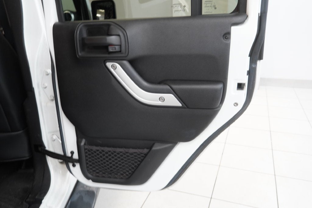 2015 Jeep Wrangler Unlimited Rubicon ( 4WD )
