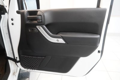 2015 Jeep Wrangler Unlimited Rubicon ( 4WD )
