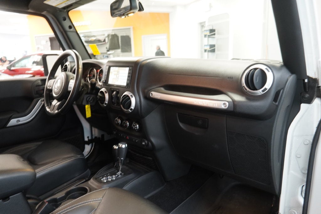 2015 Jeep Wrangler Unlimited Rubicon ( 4WD )