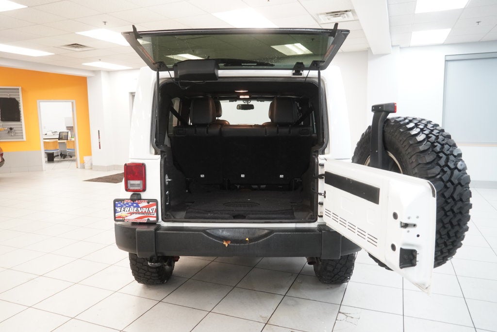 2015 Jeep Wrangler Unlimited Rubicon ( 4WD )