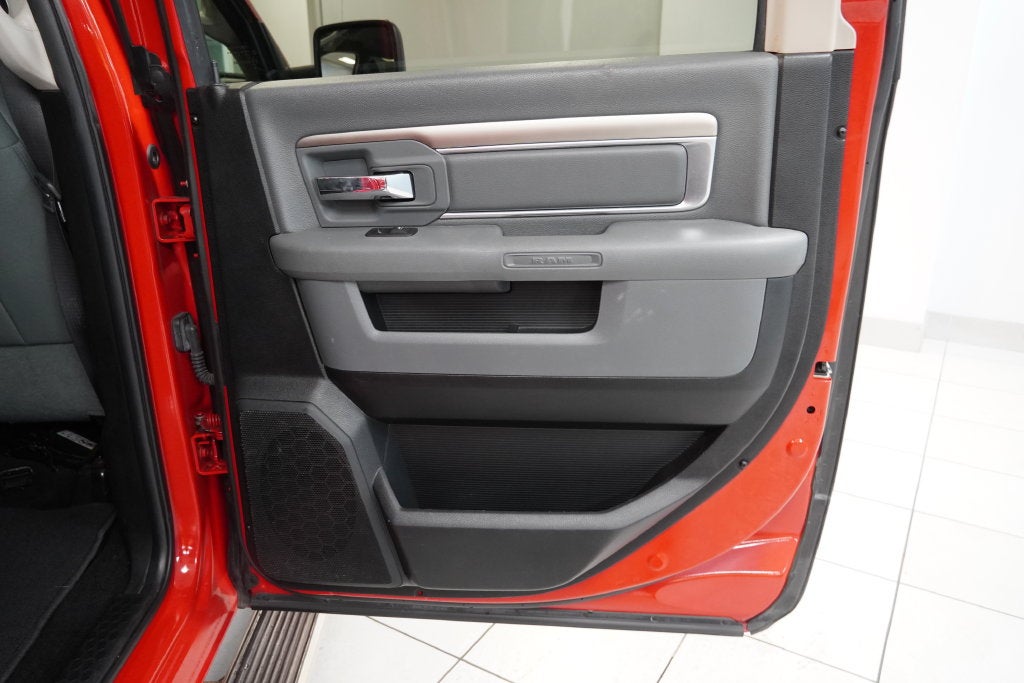 2016 RAM 1500 Big Horn CREW CAB 4WD