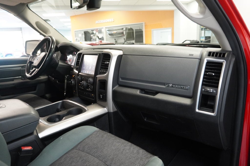 2016 RAM 1500 Big Horn CREW CAB 4WD
