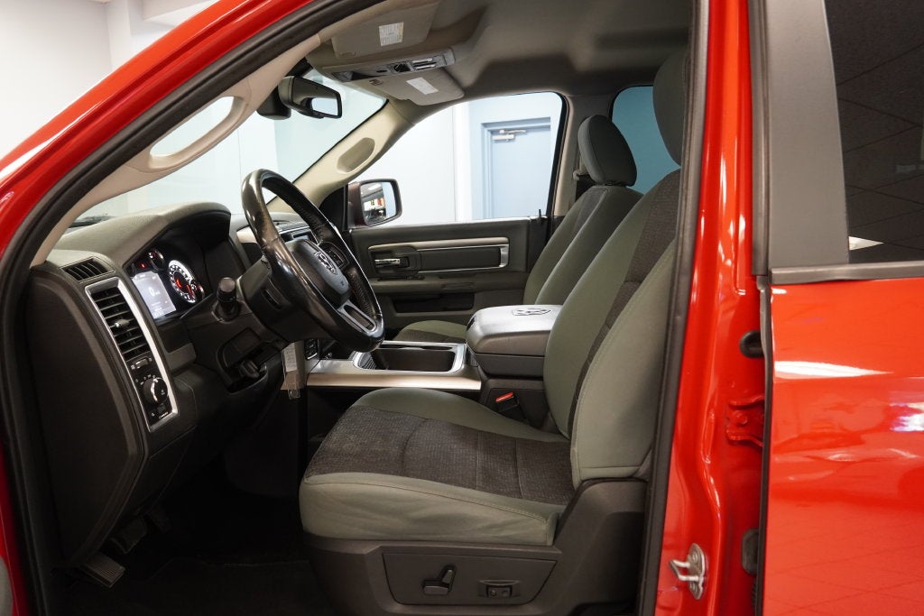 2016 RAM 1500 Big Horn CREW CAB 4WD