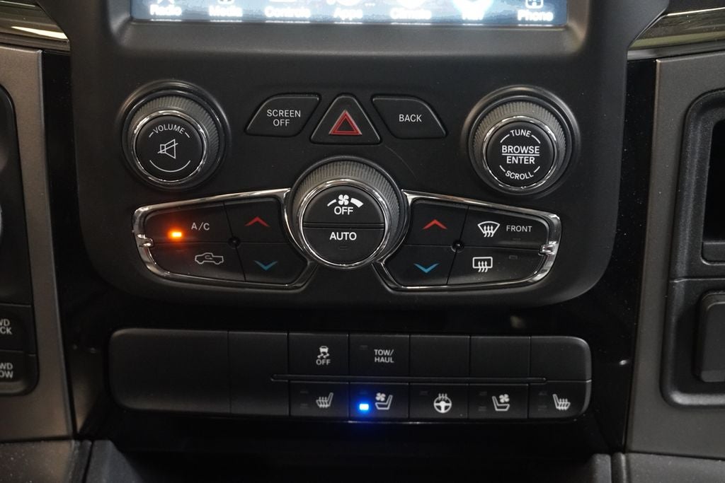 2017 RAM 1500 Night CREW CAB 4X4