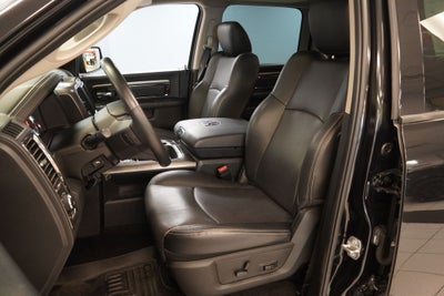 2017 RAM 1500 Night CREW CAB 4X4