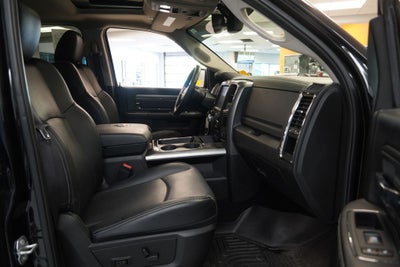 2017 RAM 1500 Night CREW CAB 4X4