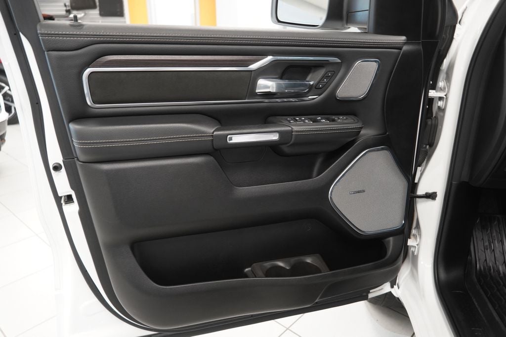 2025 RAM 1500 Laramie CREW CAB 4X4