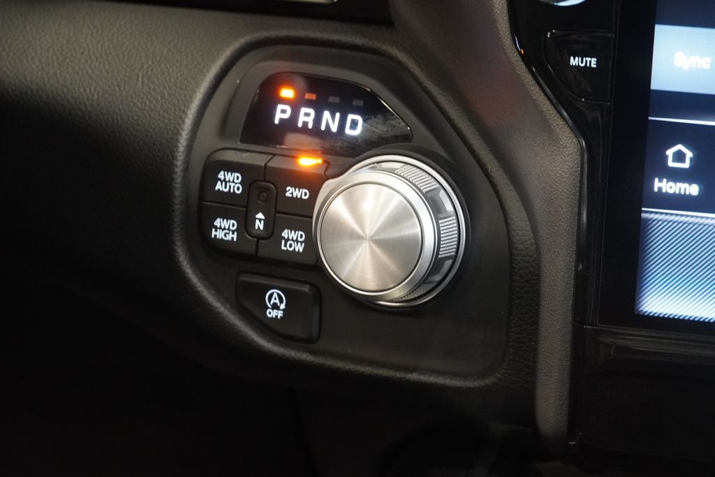 2025 RAM 1500 Laramie CREW CAB 4X4