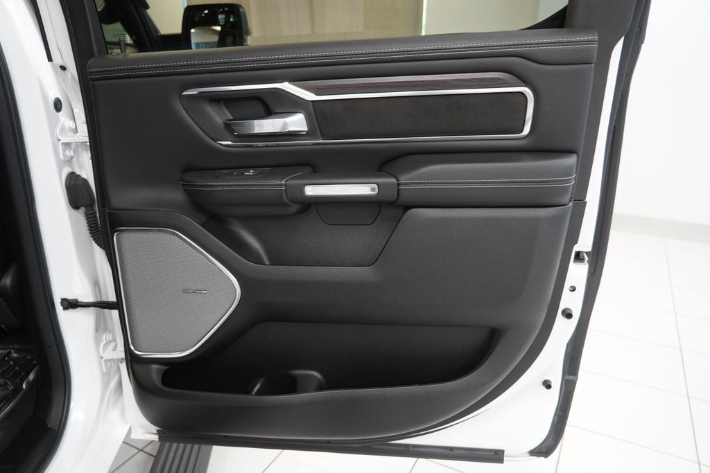 2025 RAM 1500 Laramie CREW CAB 4X4