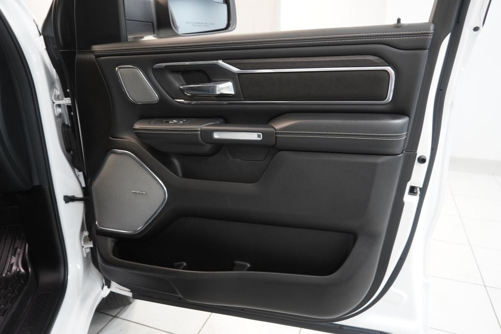2025 RAM 1500 Laramie CREW CAB 4X4