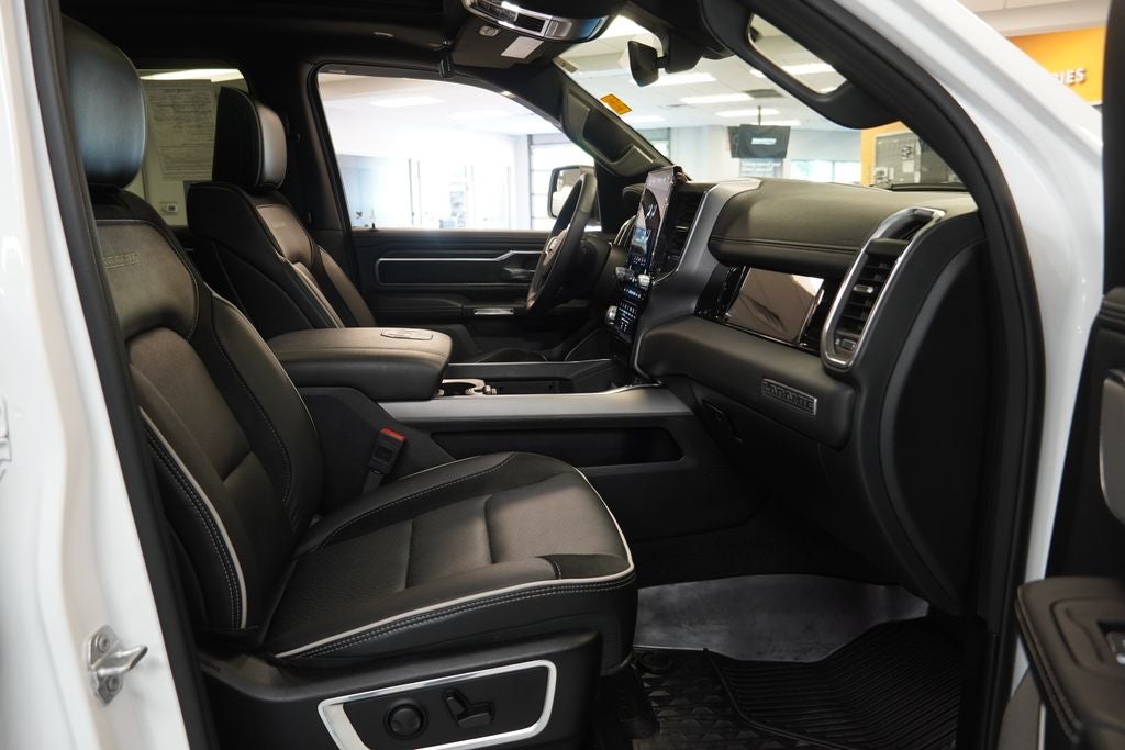 2025 RAM 1500 Laramie CREW CAB 4X4