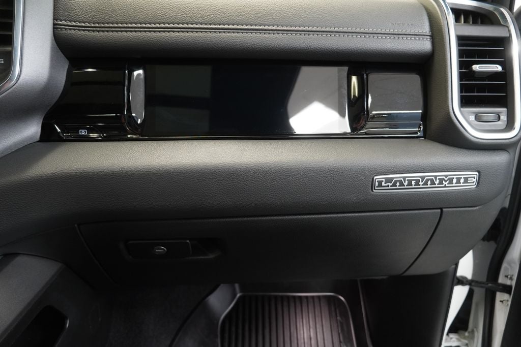 2025 RAM 1500 Laramie CREW CAB 4X4
