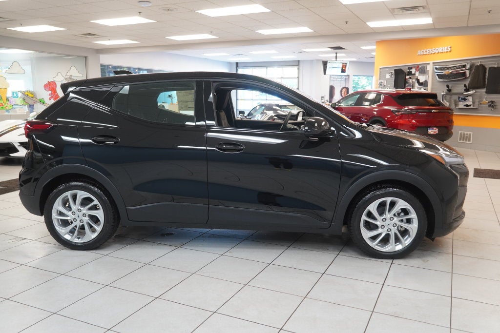 2027 Chevrolet Bolt EV LT