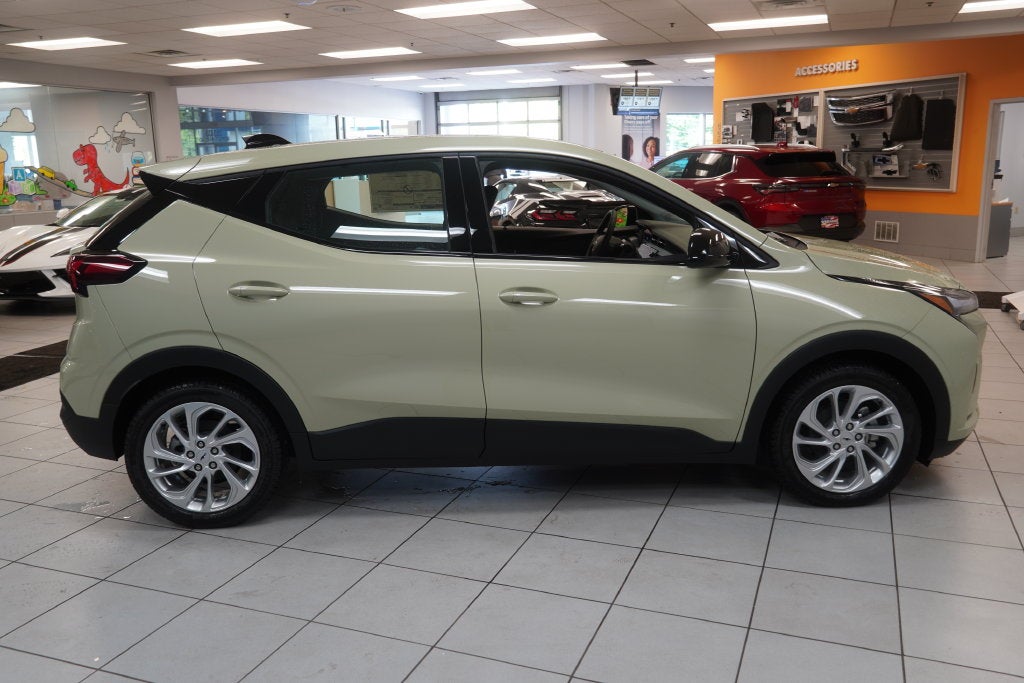 2027 Chevrolet Bolt EV LT