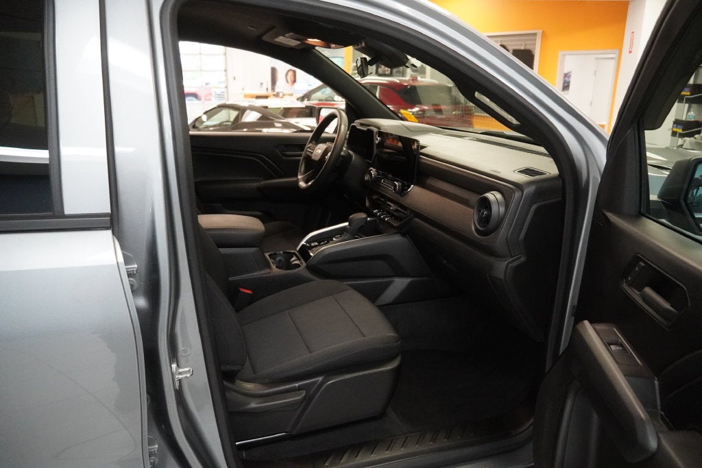 2023 Chevrolet Colorado Work Truck CREW CAB 4X4