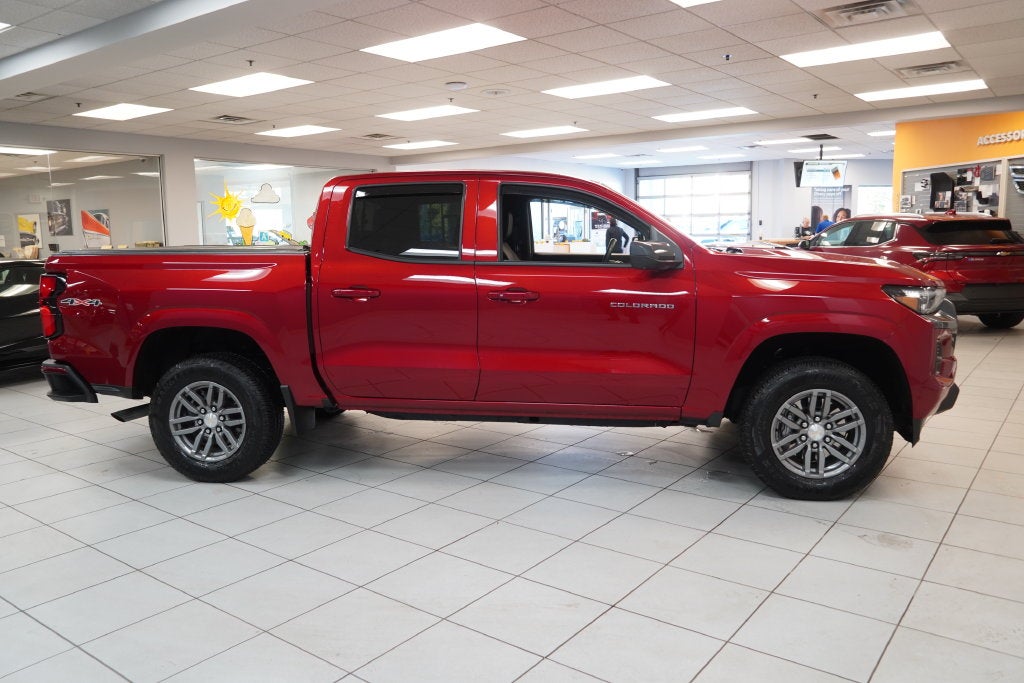 2025 Chevrolet Colorado LT CREW CAB 4WD