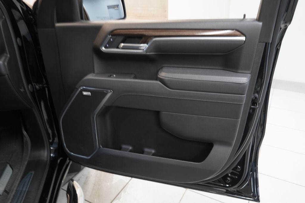 2025 Chevrolet Silverado 1500 RST CREW CAB 4X4