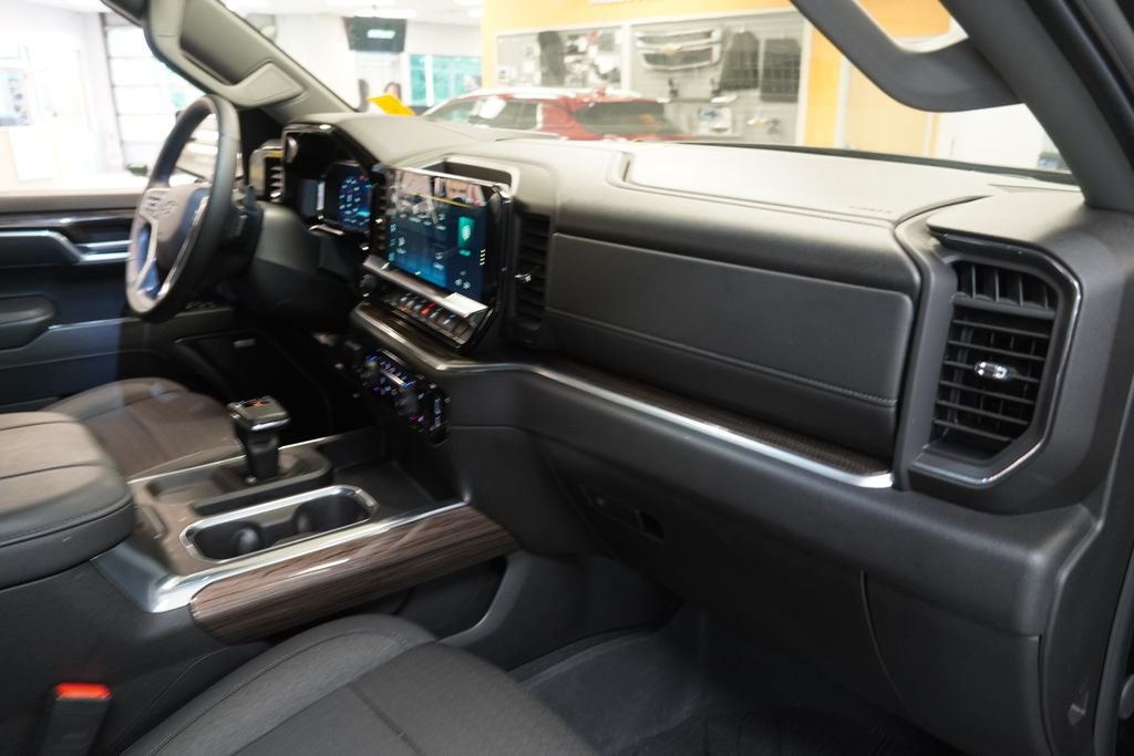 2025 Chevrolet Silverado 1500 RST CREW CAB 4X4