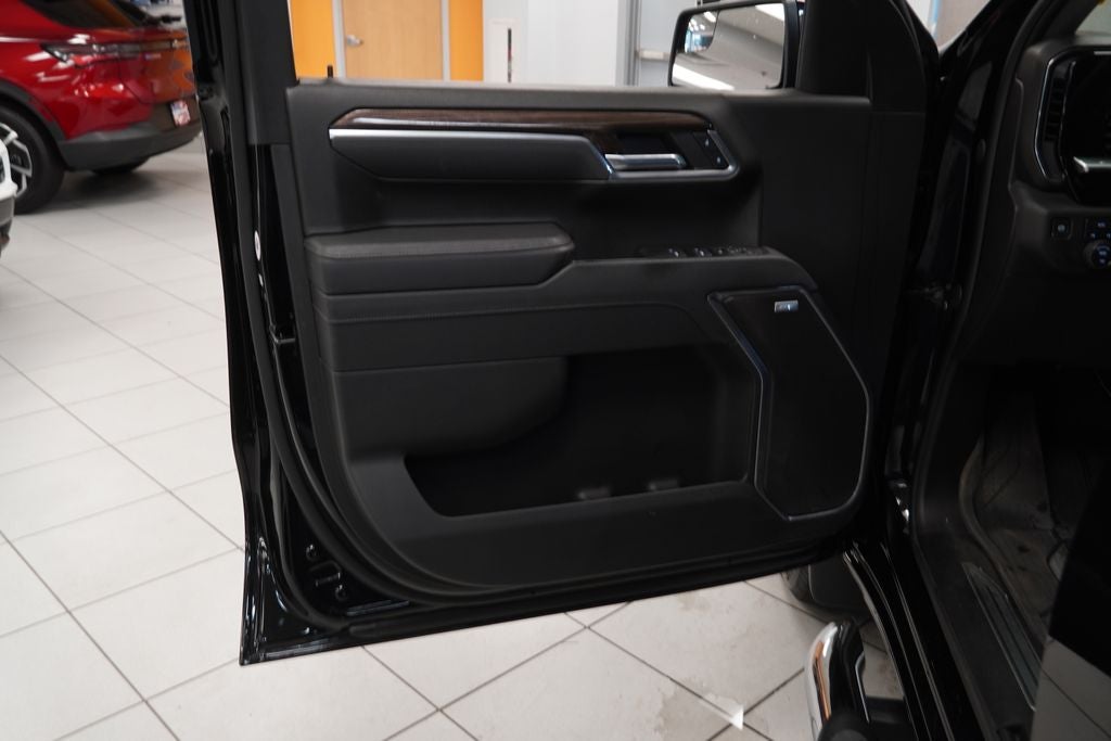 2025 Chevrolet Silverado 1500 RST CREW CAB 4X4