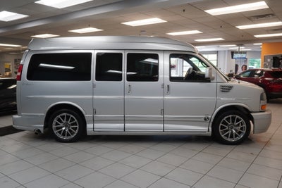 2013 GMC Savana 1500 Upfitter EXPLORER SE CONVERSION ( AWD )
