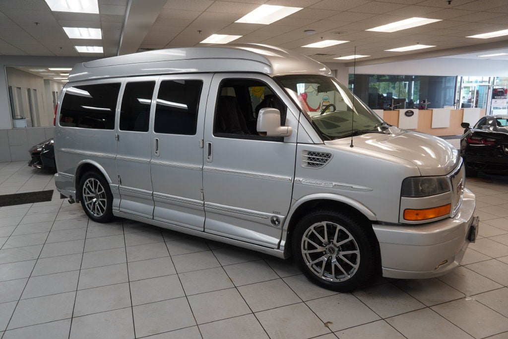 2013 GMC Savana 1500 Upfitter EXPLORER SE CONVERSION ( AWD )