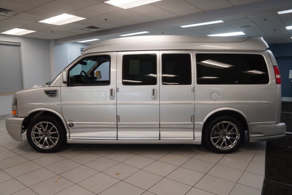 2013 GMC Savana 1500 Upfitter EXPLORER SE CONVERSION ( AWD )