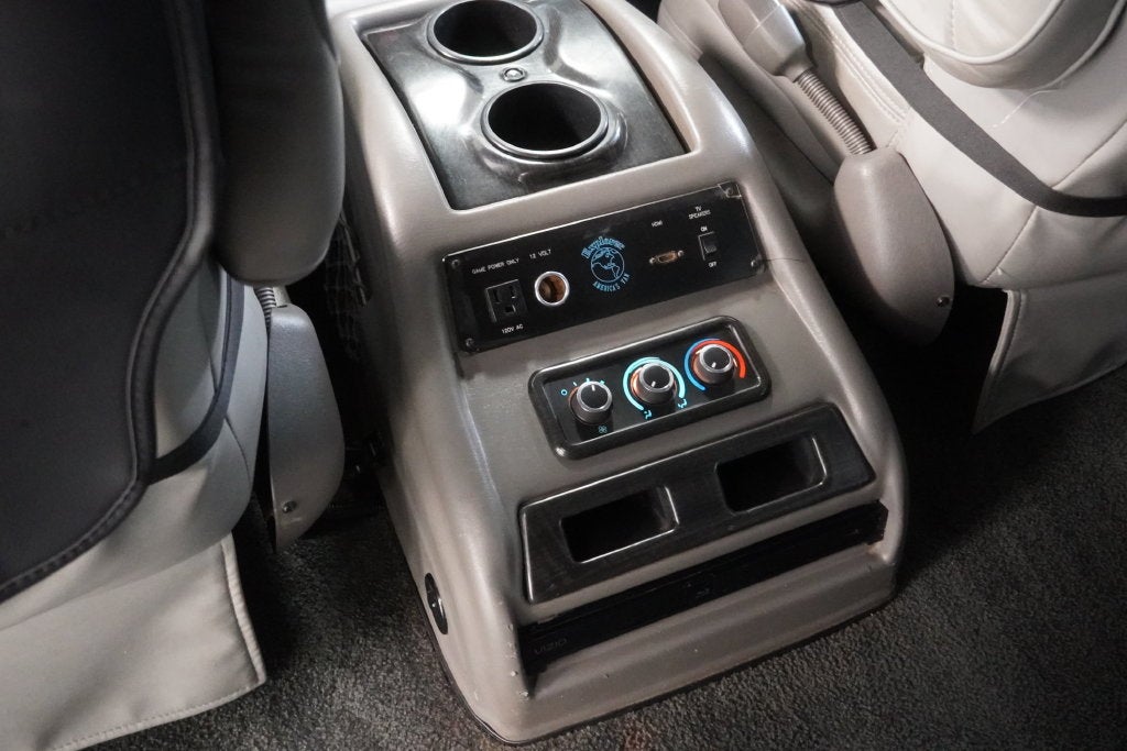 2013 GMC Savana 1500 Upfitter EXPLORER SE CONVERSION ( AWD )