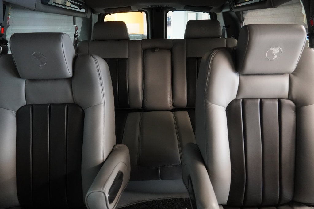 2013 GMC Savana 1500 Upfitter EXPLORER SE CONVERSION ( AWD )