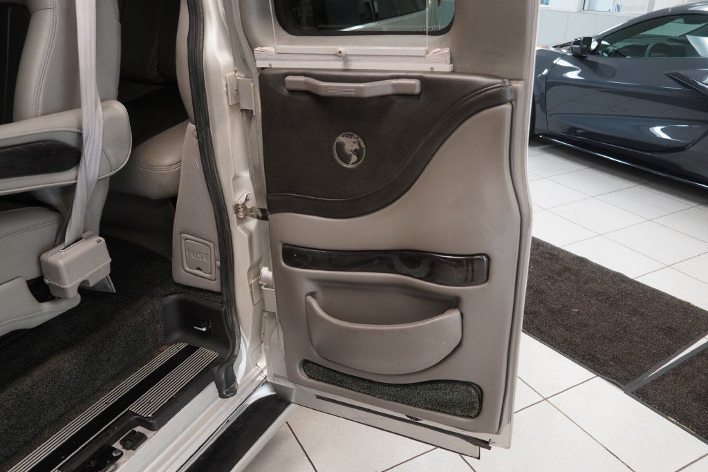 2013 GMC Savana 1500 Upfitter EXPLORER SE CONVERSION ( AWD )