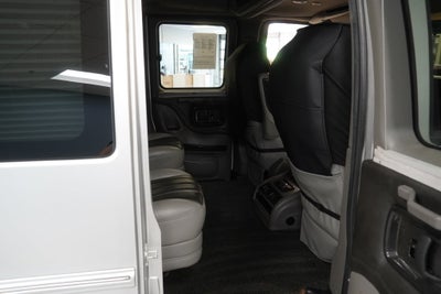 2013 GMC Savana 1500 Upfitter EXPLORER SE CONVERSION ( AWD )