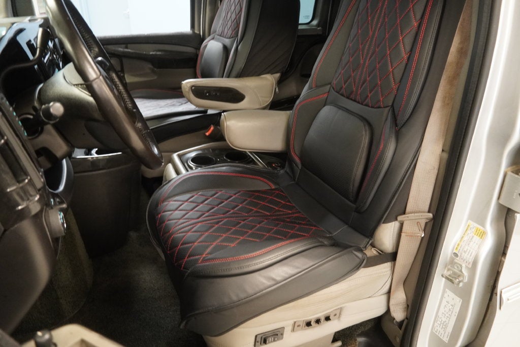 2013 GMC Savana 1500 Upfitter EXPLORER SE CONVERSION ( AWD )
