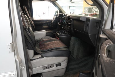2013 GMC Savana 1500 Upfitter EXPLORER SE CONVERSION ( AWD )