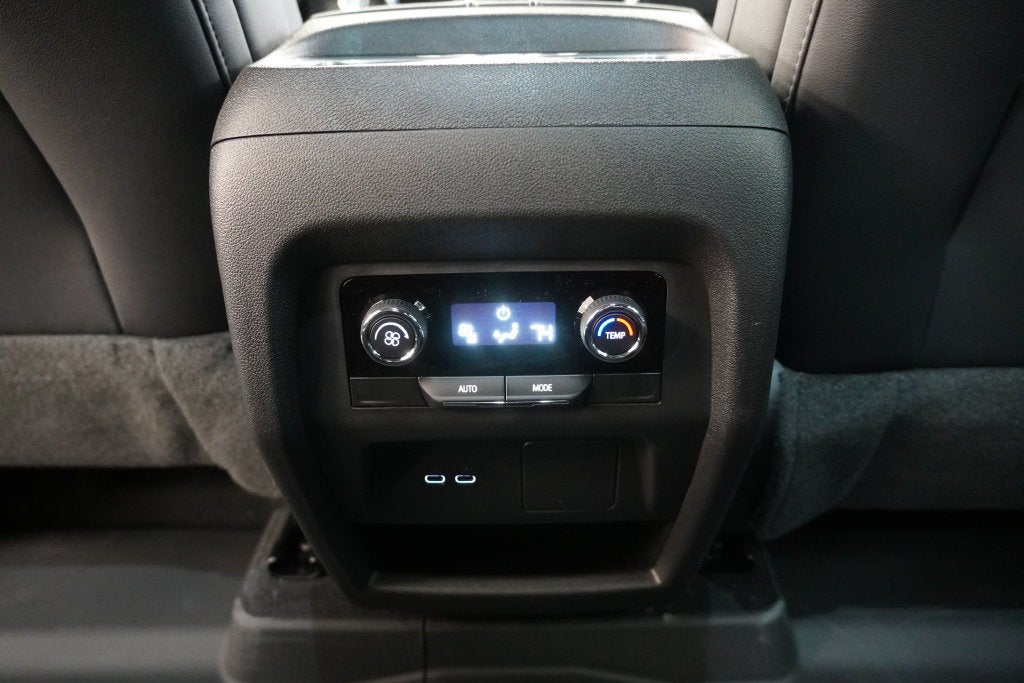 2027 Chevrolet Traverse LT 2LT