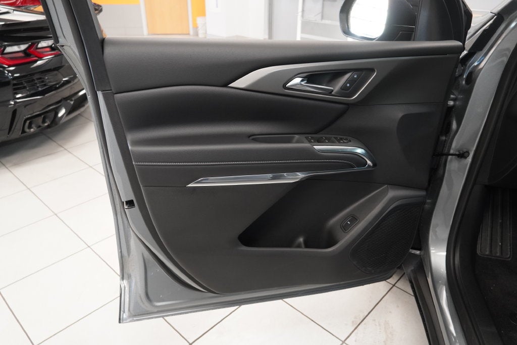 2027 Chevrolet Traverse LT 2LT