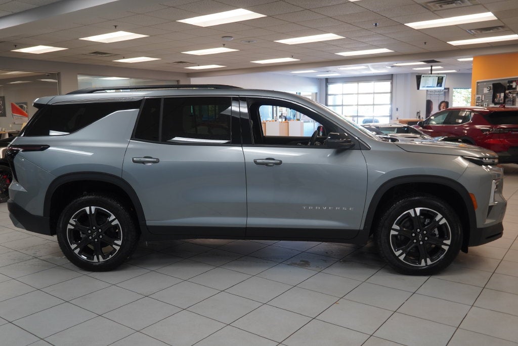 2027 Chevrolet Traverse LT 2LT