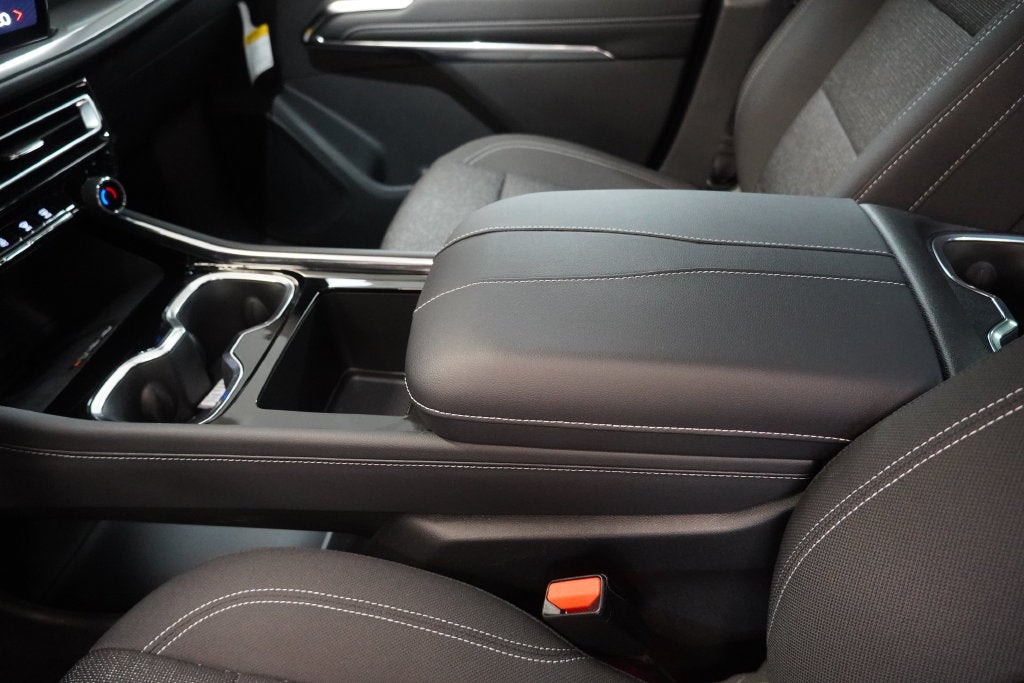 2027 Chevrolet Traverse LT 2LT