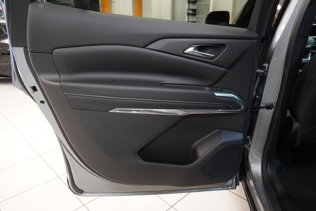 2027 Chevrolet Traverse LT 2LT