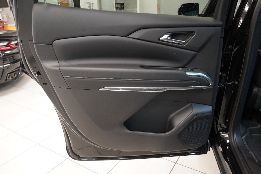2027 Chevrolet Traverse LT 2LT