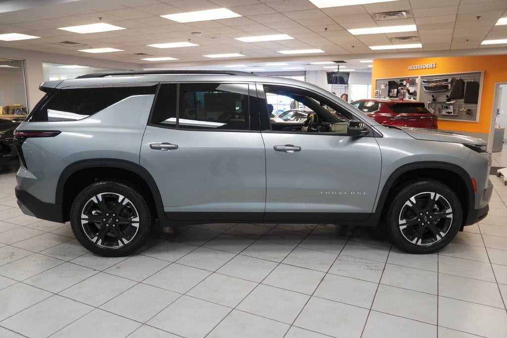 2027 Chevrolet Traverse LT 2LT