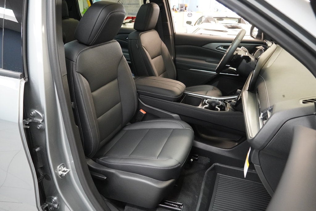 2027 Chevrolet Traverse LT 2LT