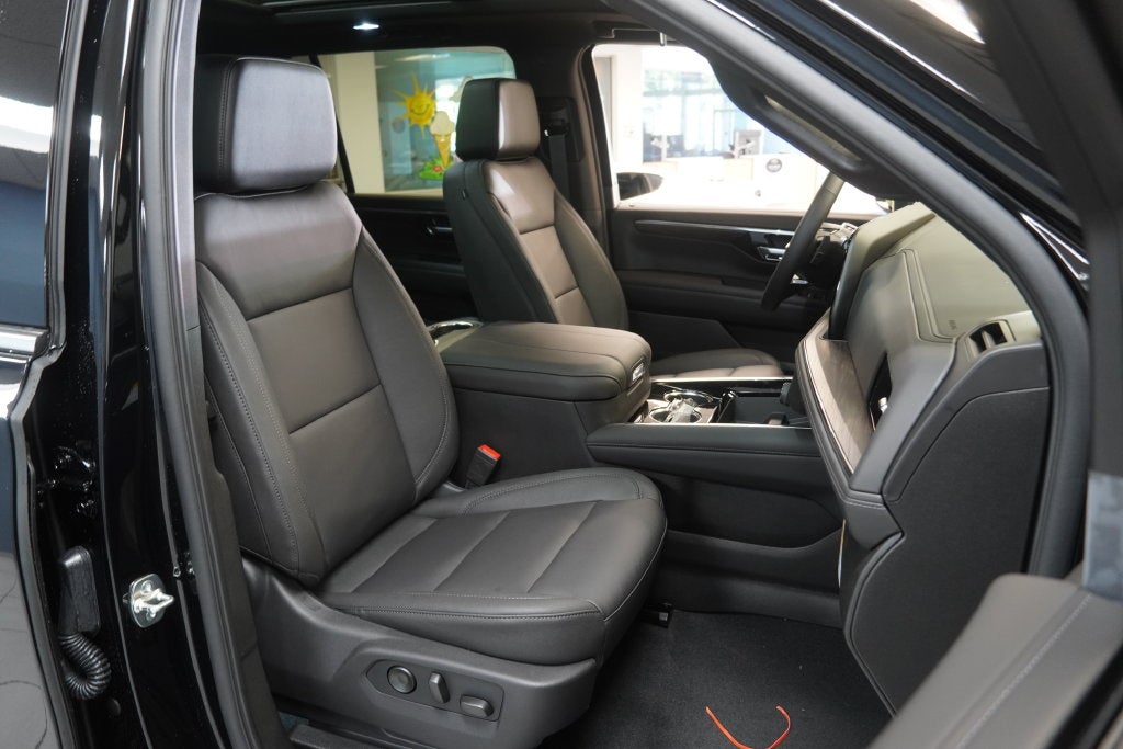 2027 Chevrolet Suburban LT