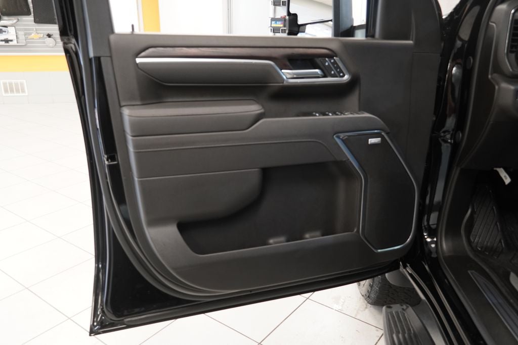 2026 GMC Sierra 2500HD SLT CREW CAB 4X4