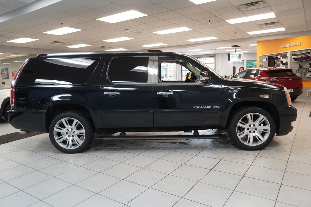 2013 Cadillac Escalade ESV Premium (AWD)